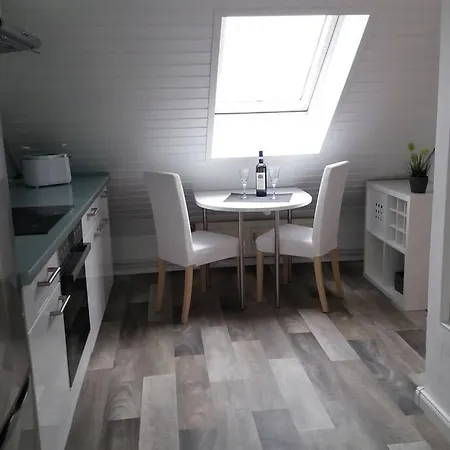 Helle 2-zimmerwohnung Am Stadtrand